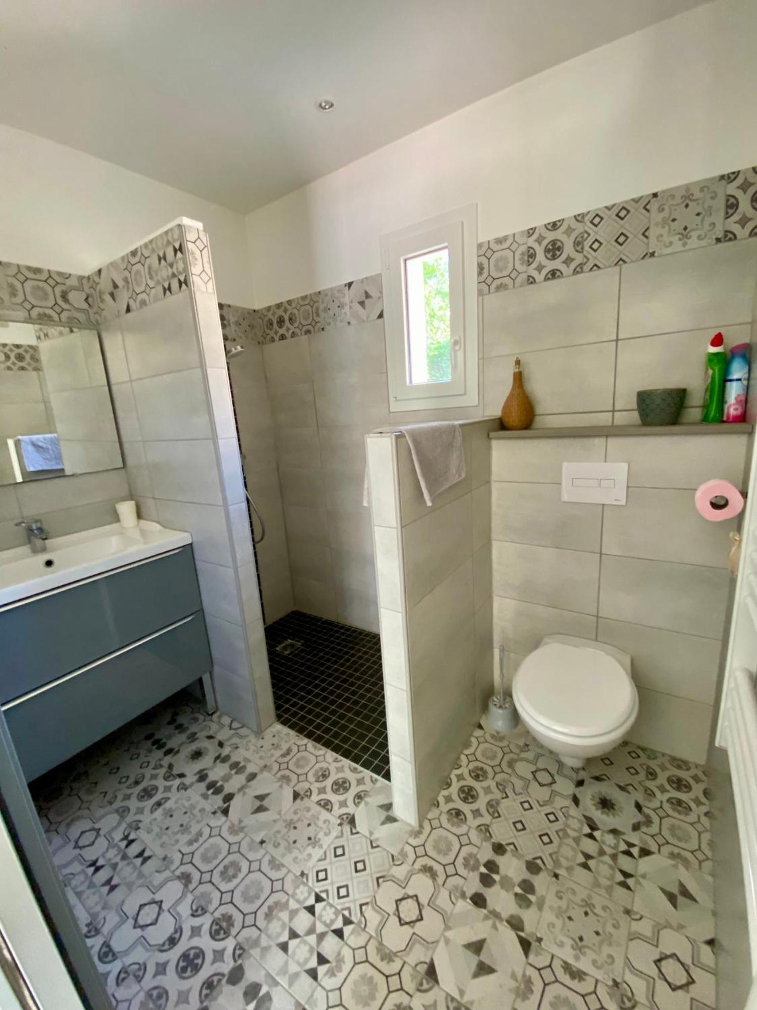 La Petite Maison Robion en Luberon الغرفة الصورة