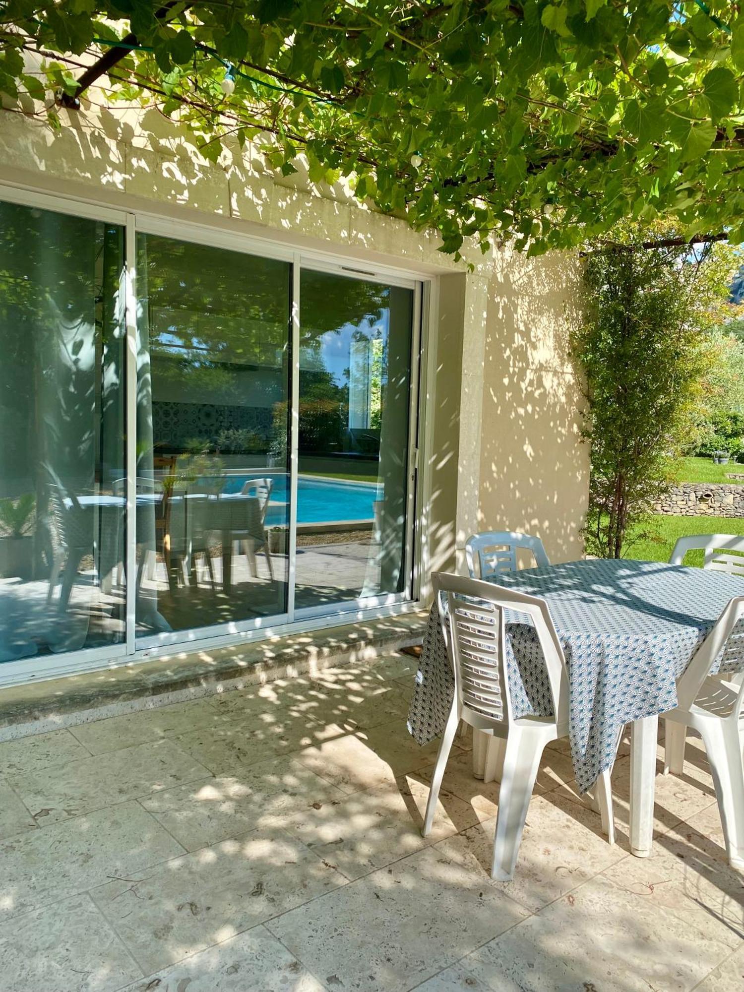 La Petite Maison Robion en Luberon الغرفة الصورة