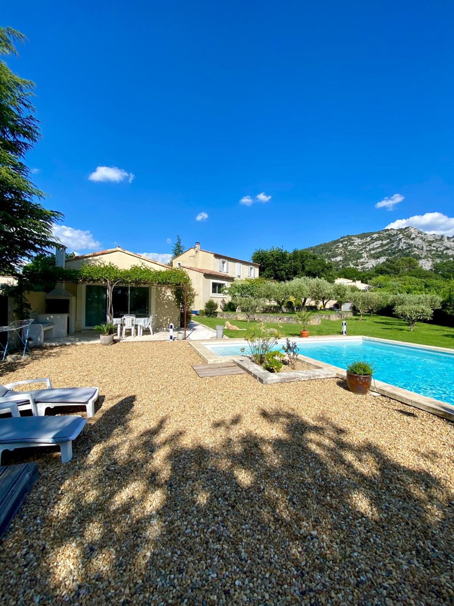 La Petite Maison Robion en Luberon الغرفة الصورة