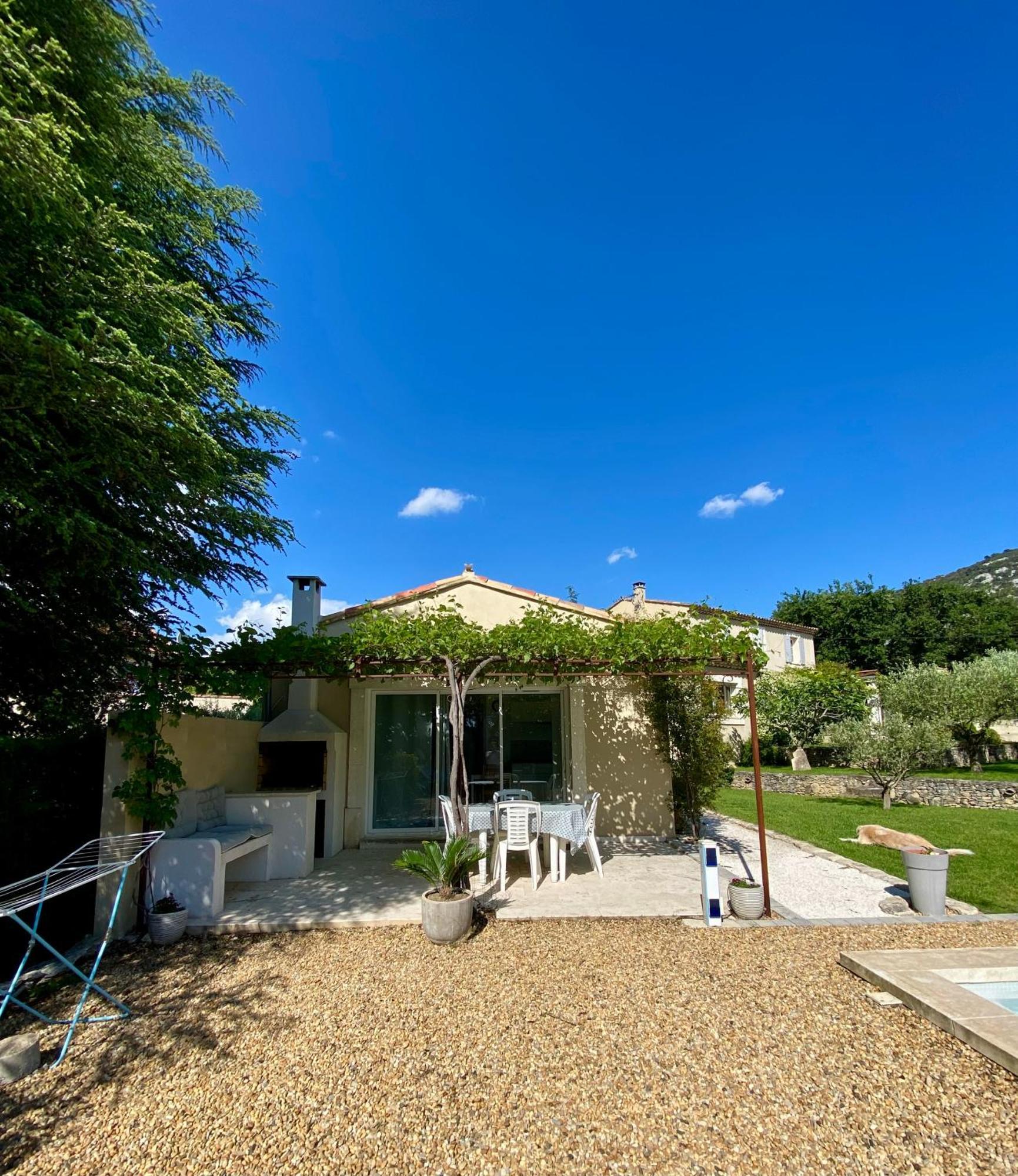 La Petite Maison Robion en Luberon الغرفة الصورة